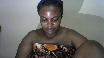 Tinah1994 live cam on Cam4