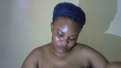 Tinah1994 live cam on Cam4