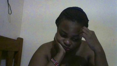 Tinah1994 live cam on Cam4