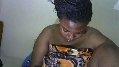 Tinah1994 live cam on Cam4