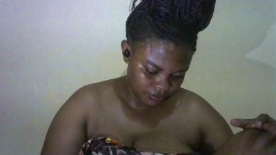 Tinah1994 live cam on Cam4
