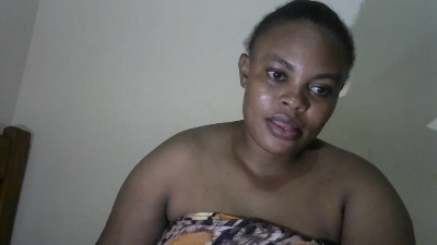 Tinah1994 live cam on Cam4