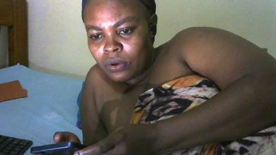 Tinah1994 live cam on Cam4