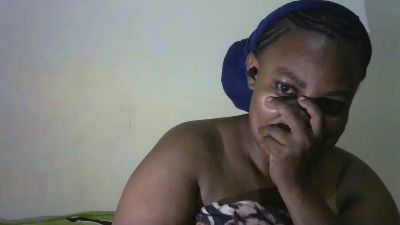 Tinah1994 live cam on Cam4
