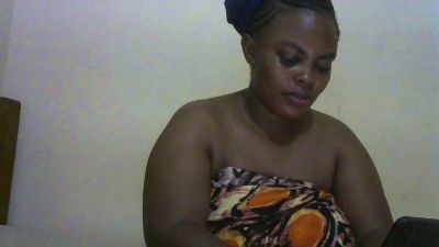 Tinah1994 live cam on Cam4