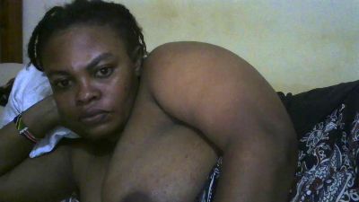 Tinah1994 live cam on Cam4