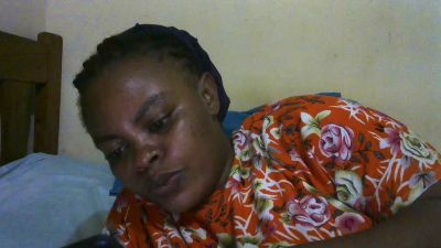 Tinah1994 live cam on Cam4