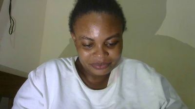 Tinah1994 live cam on Cam4