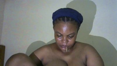 Tinah1994 live cam on Cam4