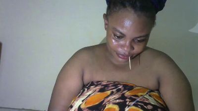 Tinah1994 live cam on Cam4