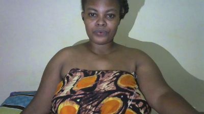 Tinah1994 live cam on Cam4