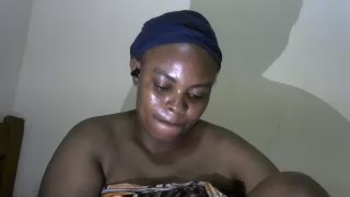 Tinah1994 live cam on Cam4