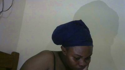 Tinah1994 live cam on Cam4