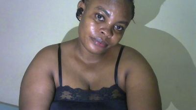 Tinah1994 live cam on Cam4