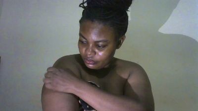 Tinah1994 live cam on Cam4