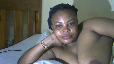 Tinah1994 live cam on Cam4