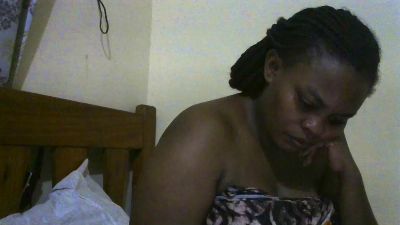 Tinah1994 live cam on Cam4