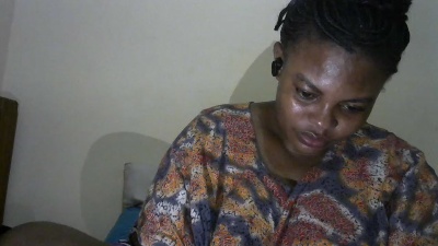 Tinah1994 live cam on Cam4