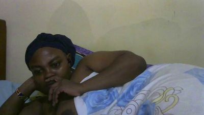 Tinah1994 live cam on Cam4