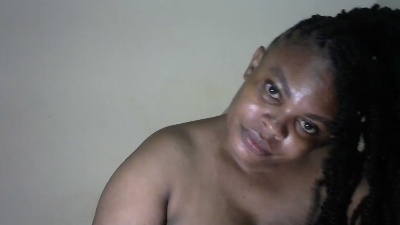 Tinah1994 live cam on Cam4
