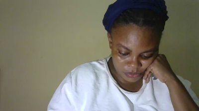 Tinah1994 live cam on Cam4