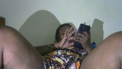 Tinah1994 live cam on Cam4