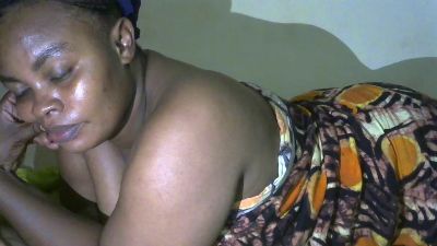 Tinah1994 live cam on Cam4