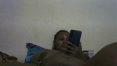 Tinah1994 live cam on Cam4