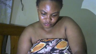 Tinah1994 live cam on Cam4