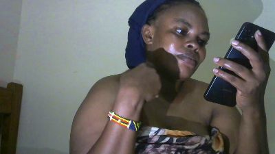 Tinah1994 live cam on Cam4