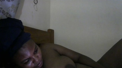 Tinah1994 live cam on Cam4