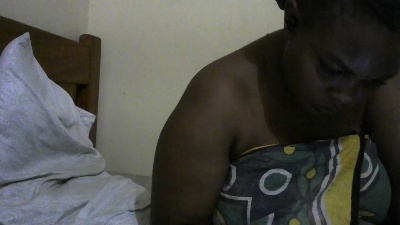 Tinah1994 live cam on Cam4