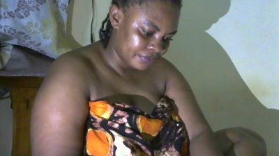 Tinah1994 live cam on Cam4
