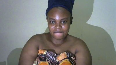 Tinah1994 live cam on Cam4