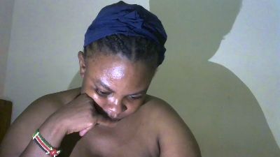 Tinah1994 live cam on Cam4