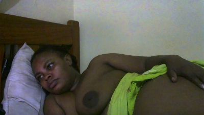 Tinah1994 live cam on Cam4
