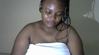 Tinah1994 live cam on Cam4