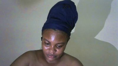 Tinah1994 live cam on Cam4
