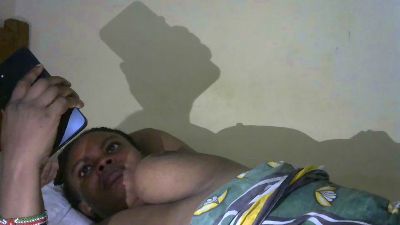 Tinah1994 live cam on Cam4