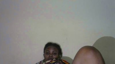 Tinah1994 live cam on Cam4