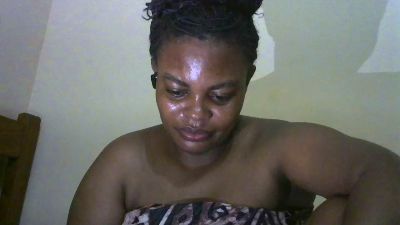 Tinah1994 live cam on Cam4