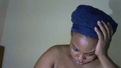 Tinah1994 live cam on Cam4