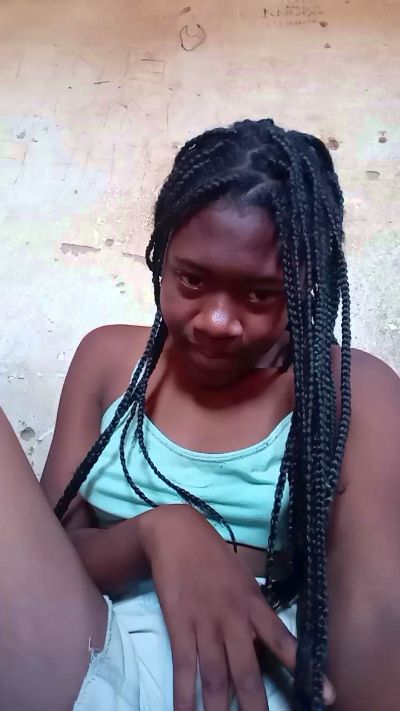 Tinah44 live cam on Cam4