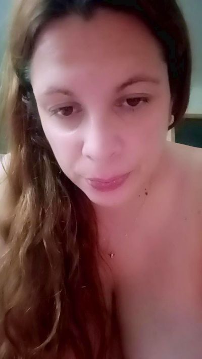 Tininha_6968 live cam on Cam4