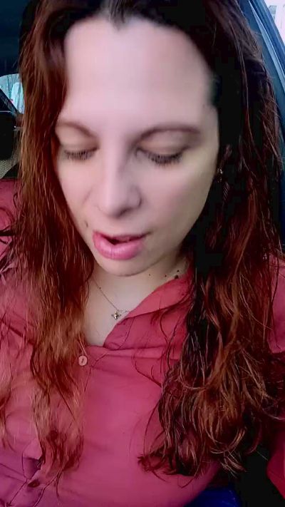 Tininha_6968 live cam on Cam4