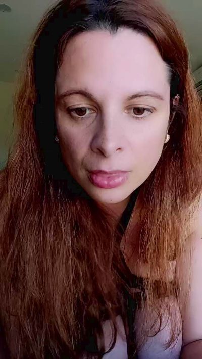Tininha_6968 live cam on Cam4