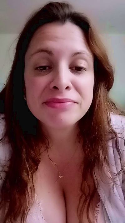 Tininha_6968 live cam on Cam4