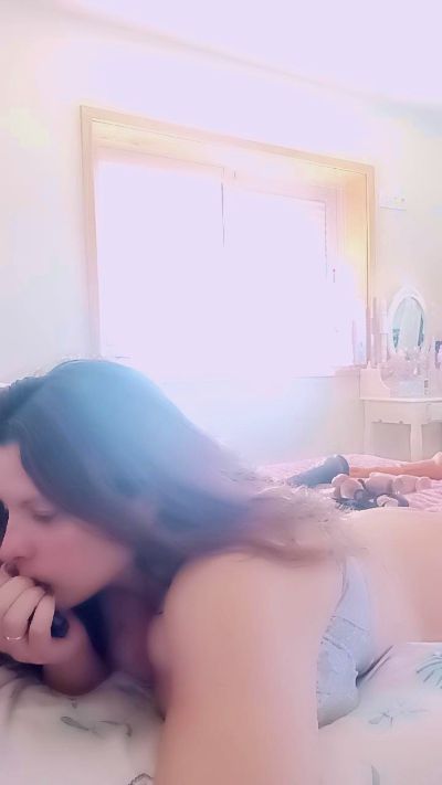 Tininha_6968 live cam on Cam4