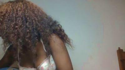 Tinny_Sexee live cam on Cam4