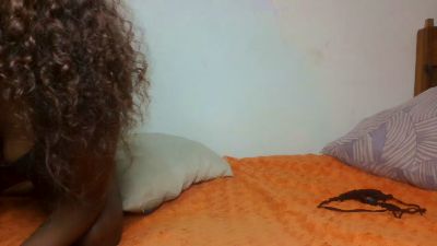 Tinny_Sexee live cam on Cam4